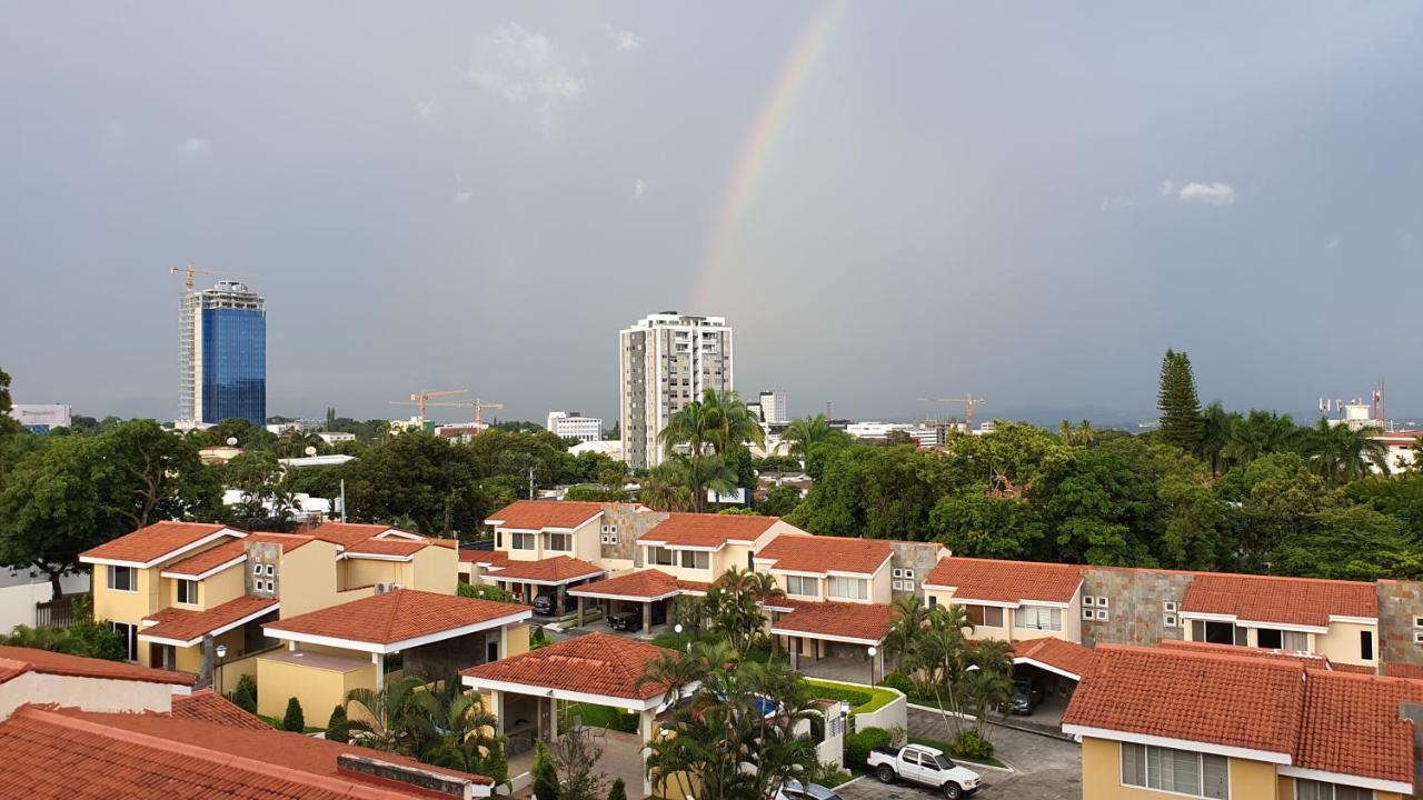 Apartamento San Benito Flats Wifi 50Mg - 4 Huespedes - Parqueos San Salvador Exterior foto